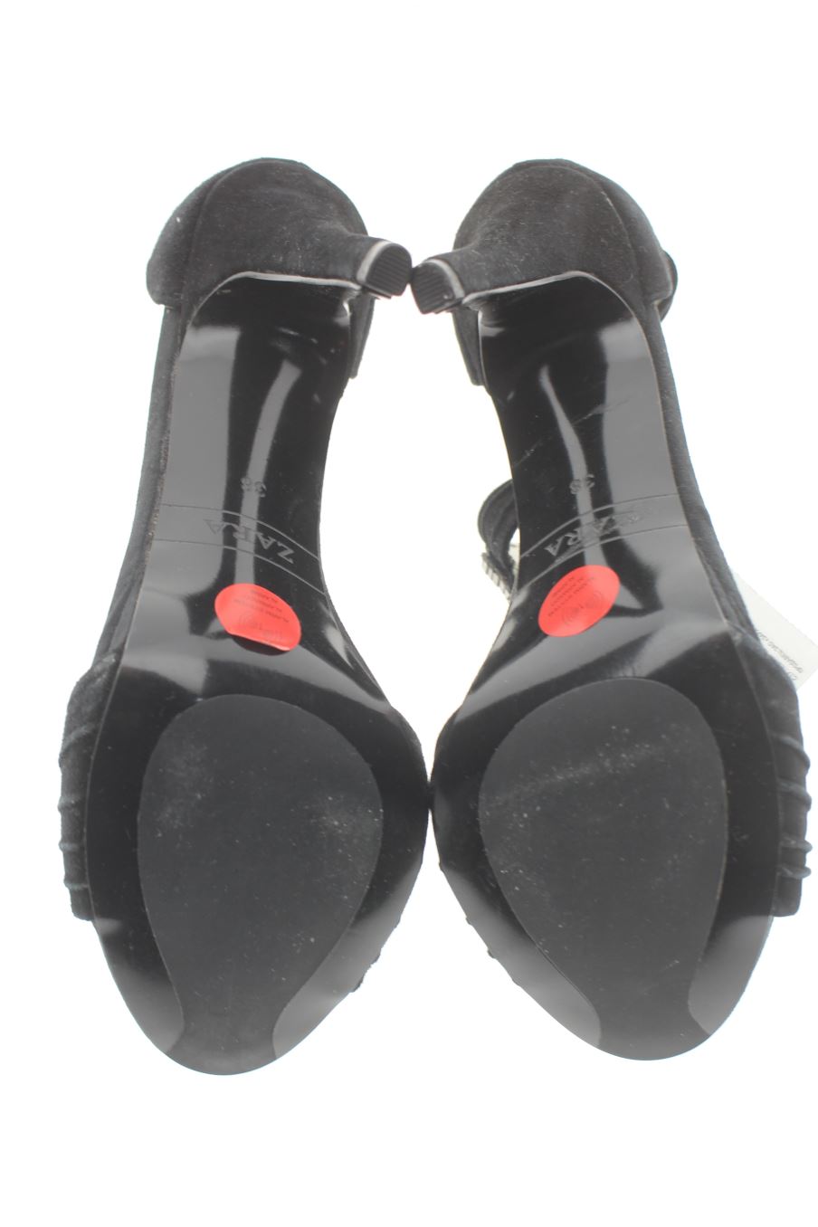 Zapatos de tacon de Zara de la talla 38, de color negro de