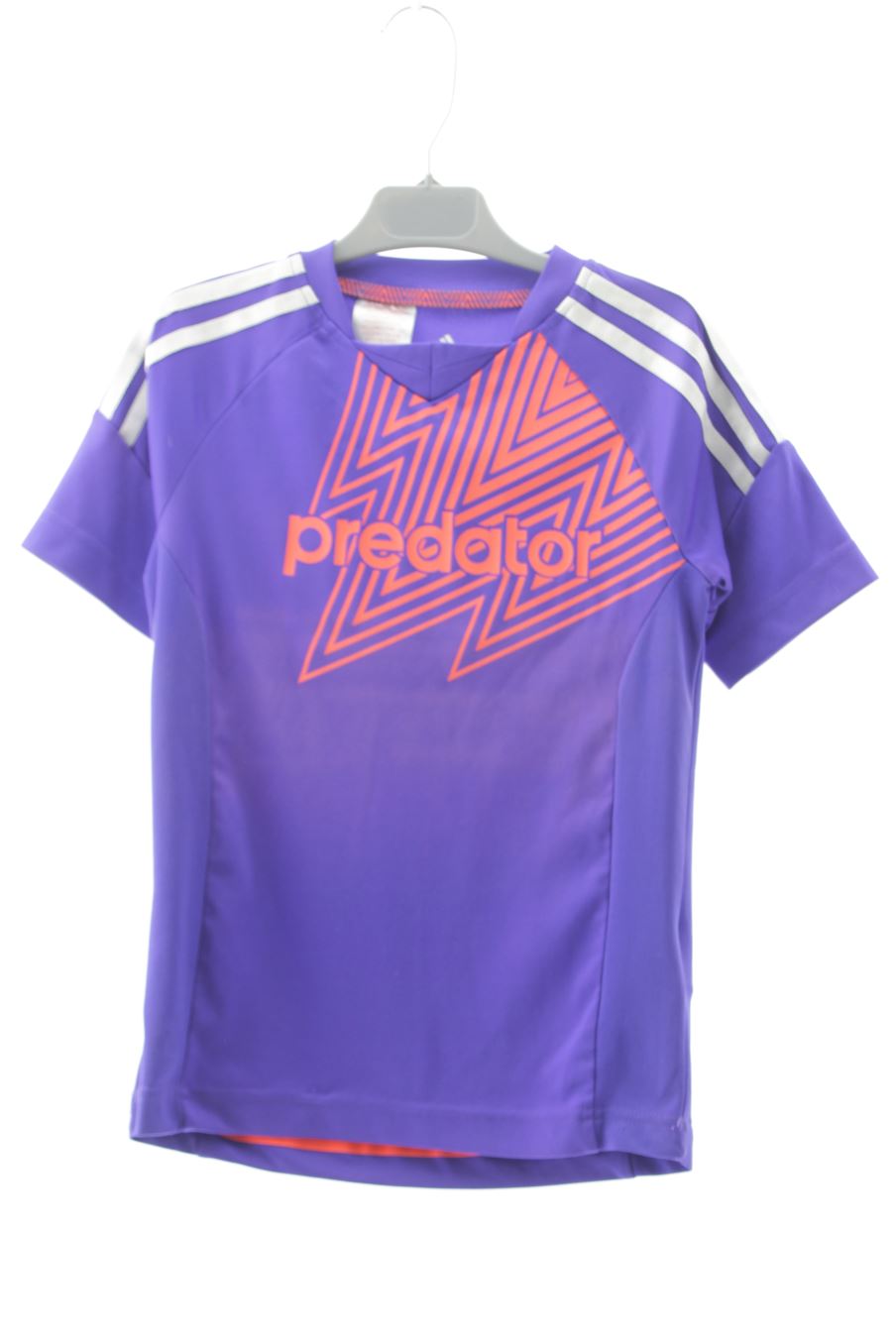 T-shirt Adidas de la taille 7 ans de seconde main