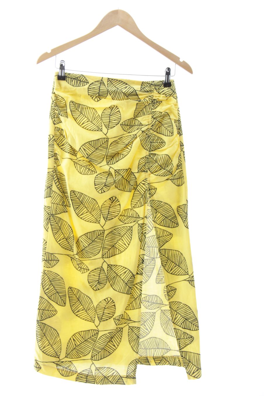 Falda de Zara de la talla 36, de color estampado