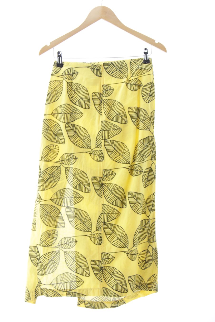 Falda de Zara de la talla 36, de color estampado