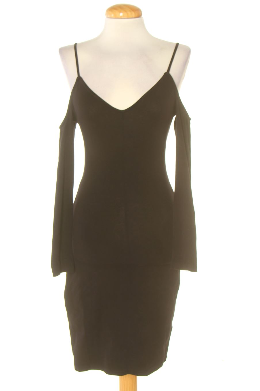 Robe casual H&M de la taille 34, de couleur noir