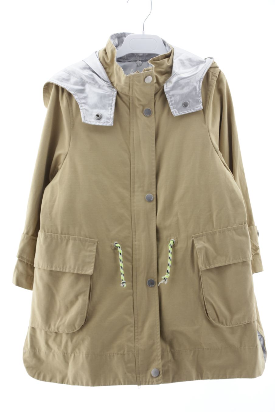 Abrigo de Zara de la talla 7 años de segunda mano