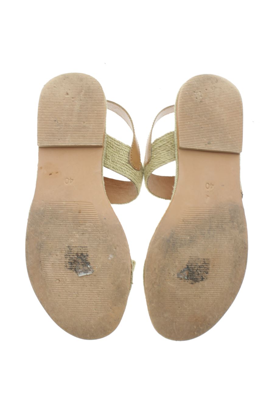 Sandalias planas de 220V de la talla 40, de color marrón de