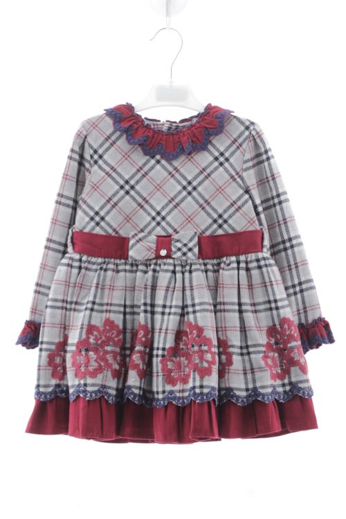 Aufwändiges Kleid