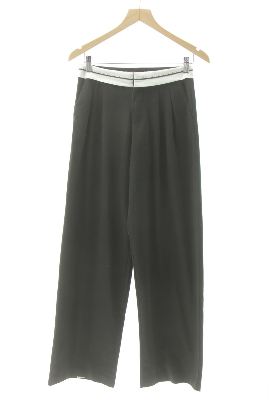 Pantalon Bershka de la taille XS, de couleur noir