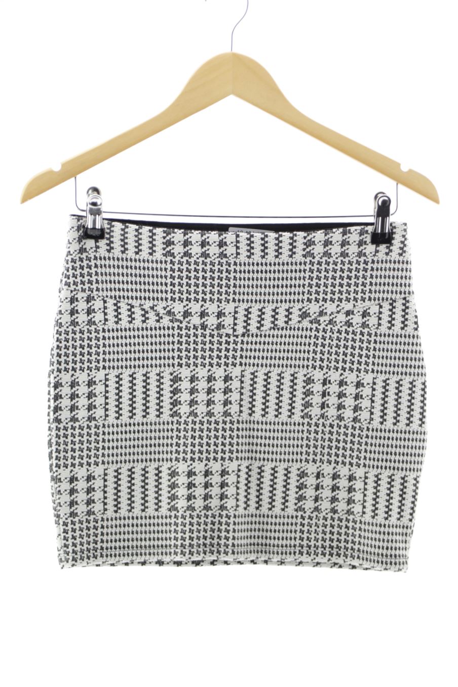 Falda de Stradivarius de la talla M, de color negro