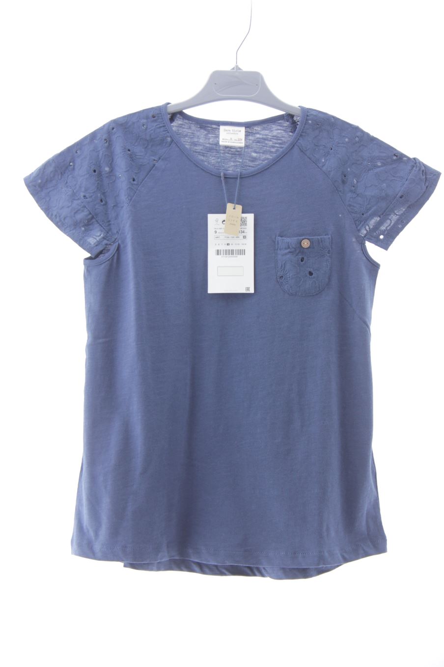 Camiseta de Zara de la talla 9 años con etiqueta