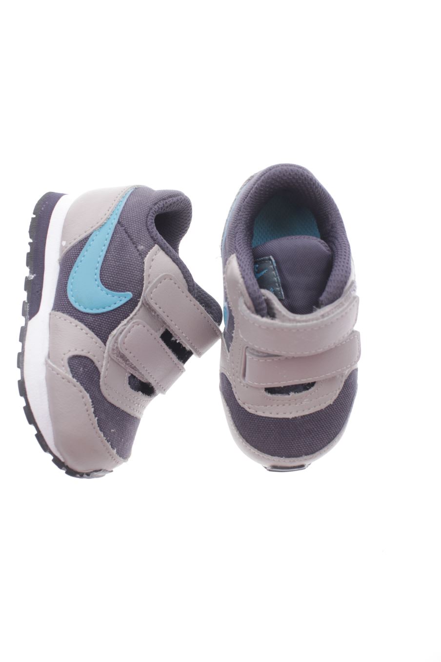 Zapatillas de Nike de la talla 19 con etiqueta