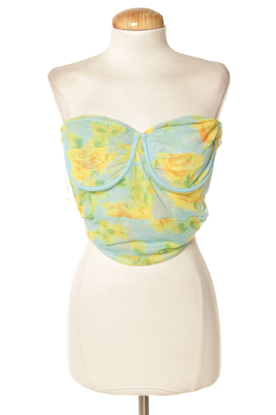 Top Zara de la taille L, de couleur fleurs