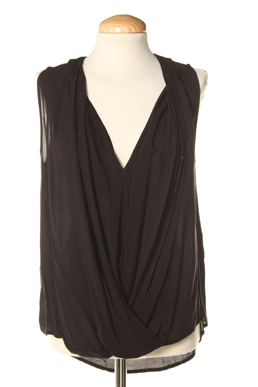 Top Yerse de la taille M, de couleur noir