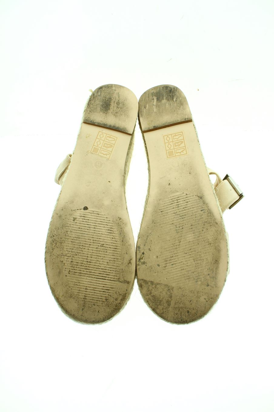 Plataformas de Public Desire de la talla 39, de color beige de