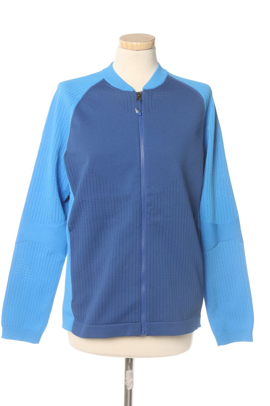 Gilet Uniqlo de la taille S, de couleur bleu
