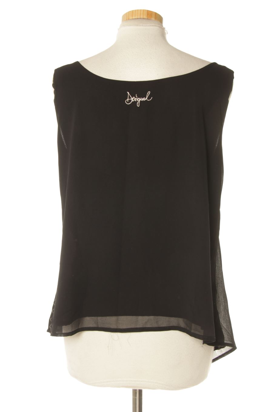 Top Desigual de la taille L, de couleur noir