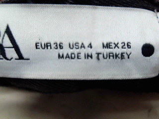 Vaqueros de Zara de la talla 36, de color negro de ropa vaquera