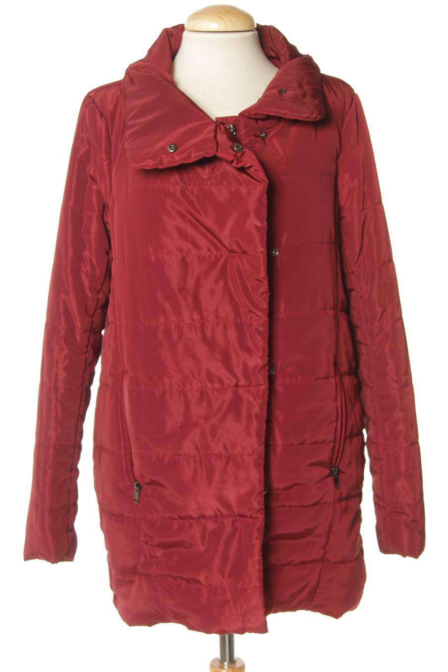 Abrigo de Stradivarius de la talla S, de color burdeos