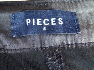 Jeans Pieces de la taille S, de couleur noir de denim