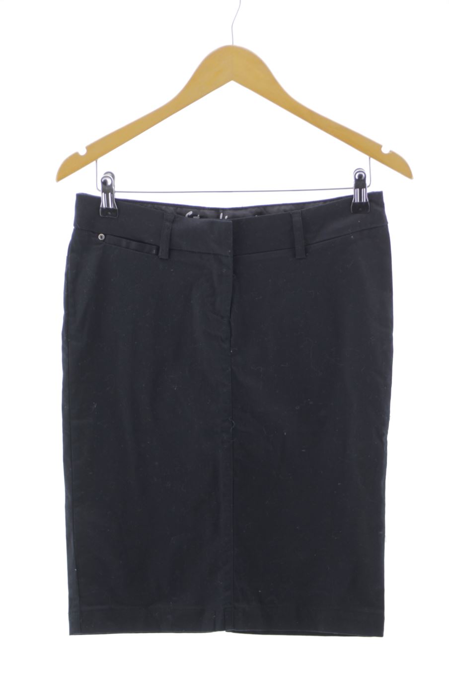 Aufwändiger Rock von Stradivarius Größe 34, Farbe Schwarz, für