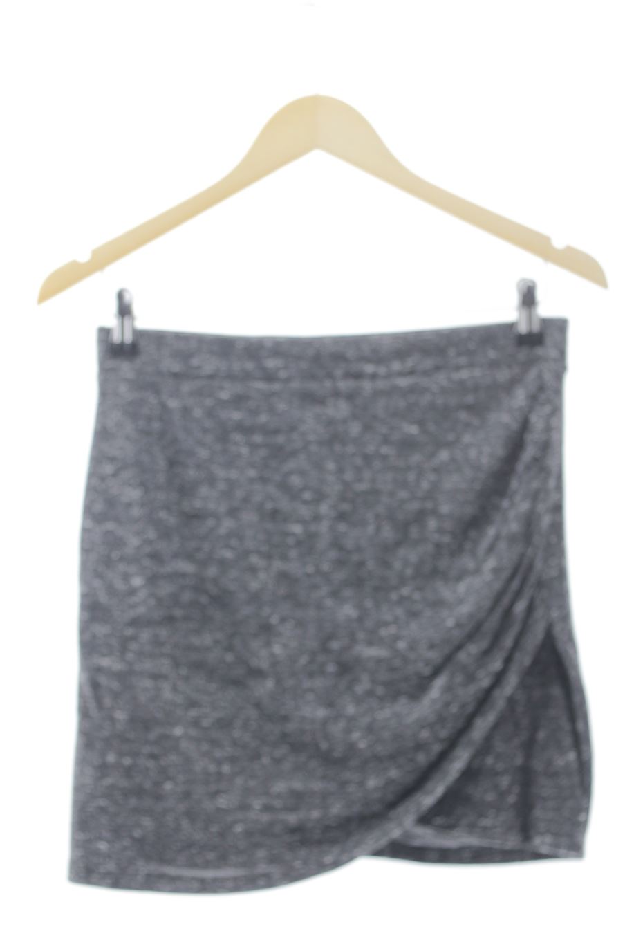 Falda de Bershka de la talla M, de color gris