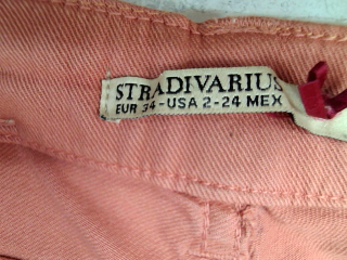 Jeans Stradivarius de la taille 34, de couleur marron de denim
