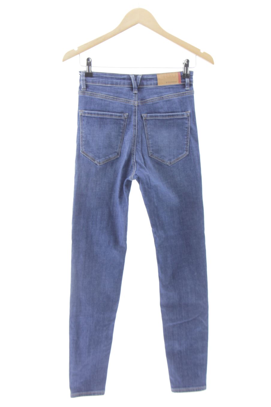 Jeans Stradivarius de la taille 36, de couleur bleu de denim