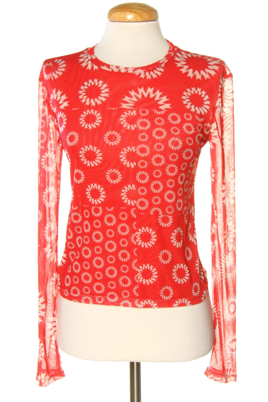 Pull O.M DESINGS de la taille M, de couleur imprimés