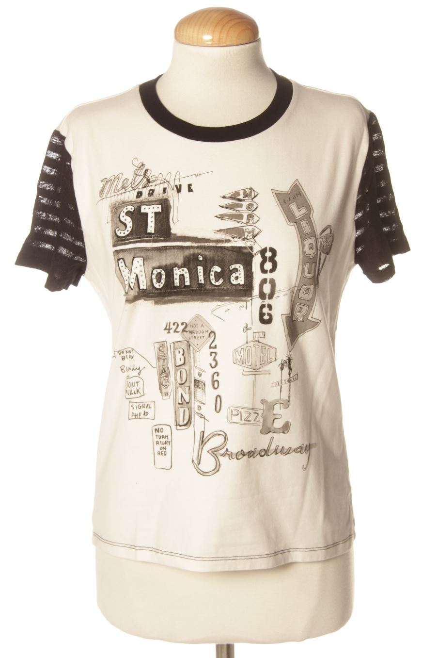 T-shirt Desigual de la taille M, de couleur blanc