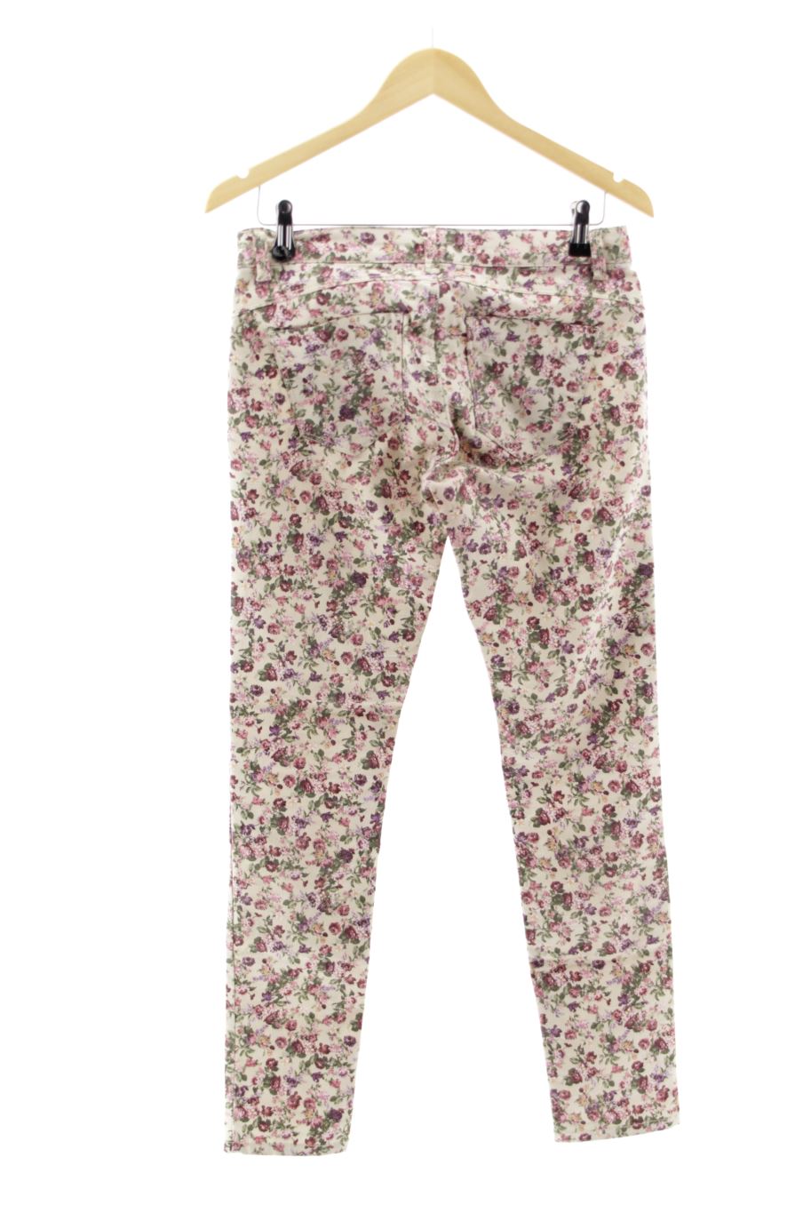 Jeans Stradivarius de la taille 40, de couleur fleurs de denim