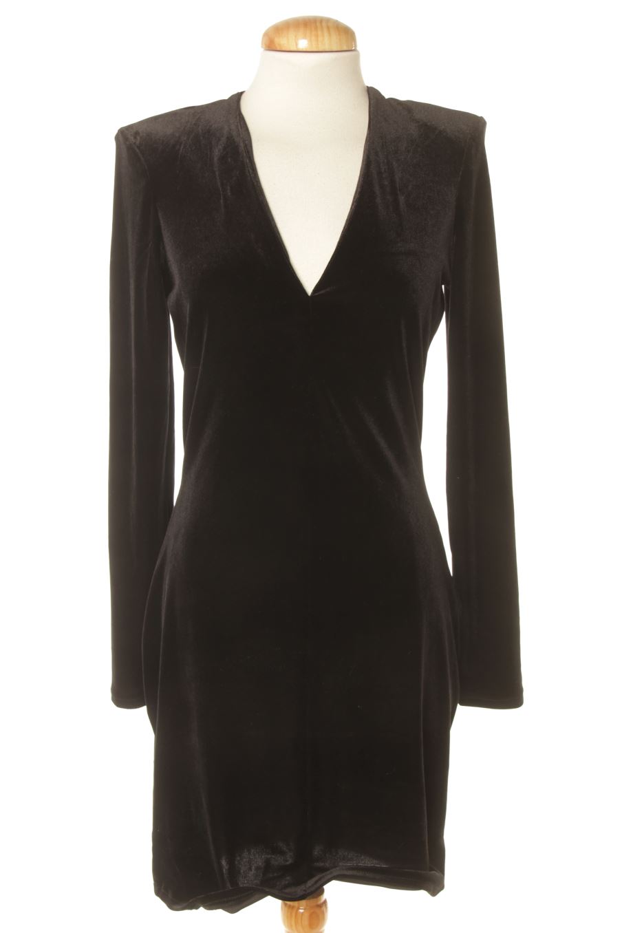 Robe noire à paillettes de chez Mango