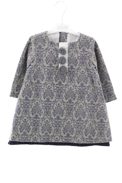 Aufwändiges Kleid