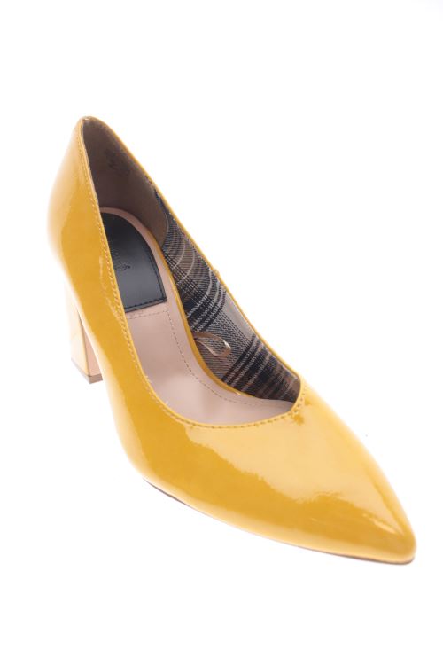 Schuhe mit Absatz