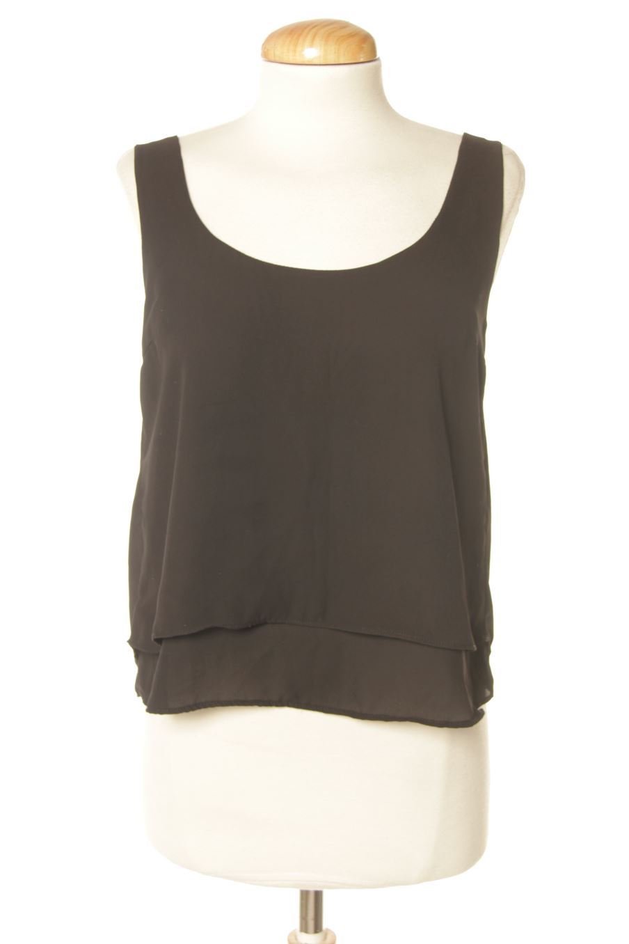 Top de Bershka de la talla S, de color negro