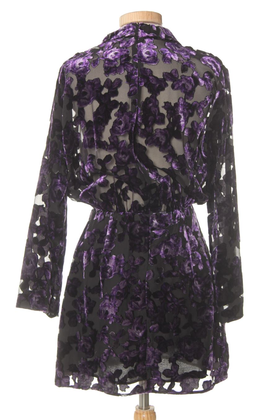 Vestido elegante de Zara de la talla M, de color morado de terciopelo