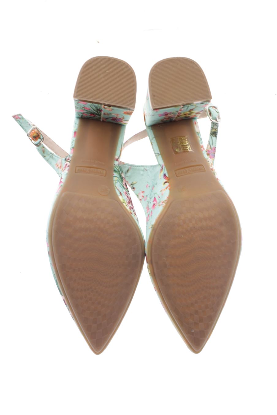 Sandalias tacon de Daniela Vega de la talla 38, de color flores de