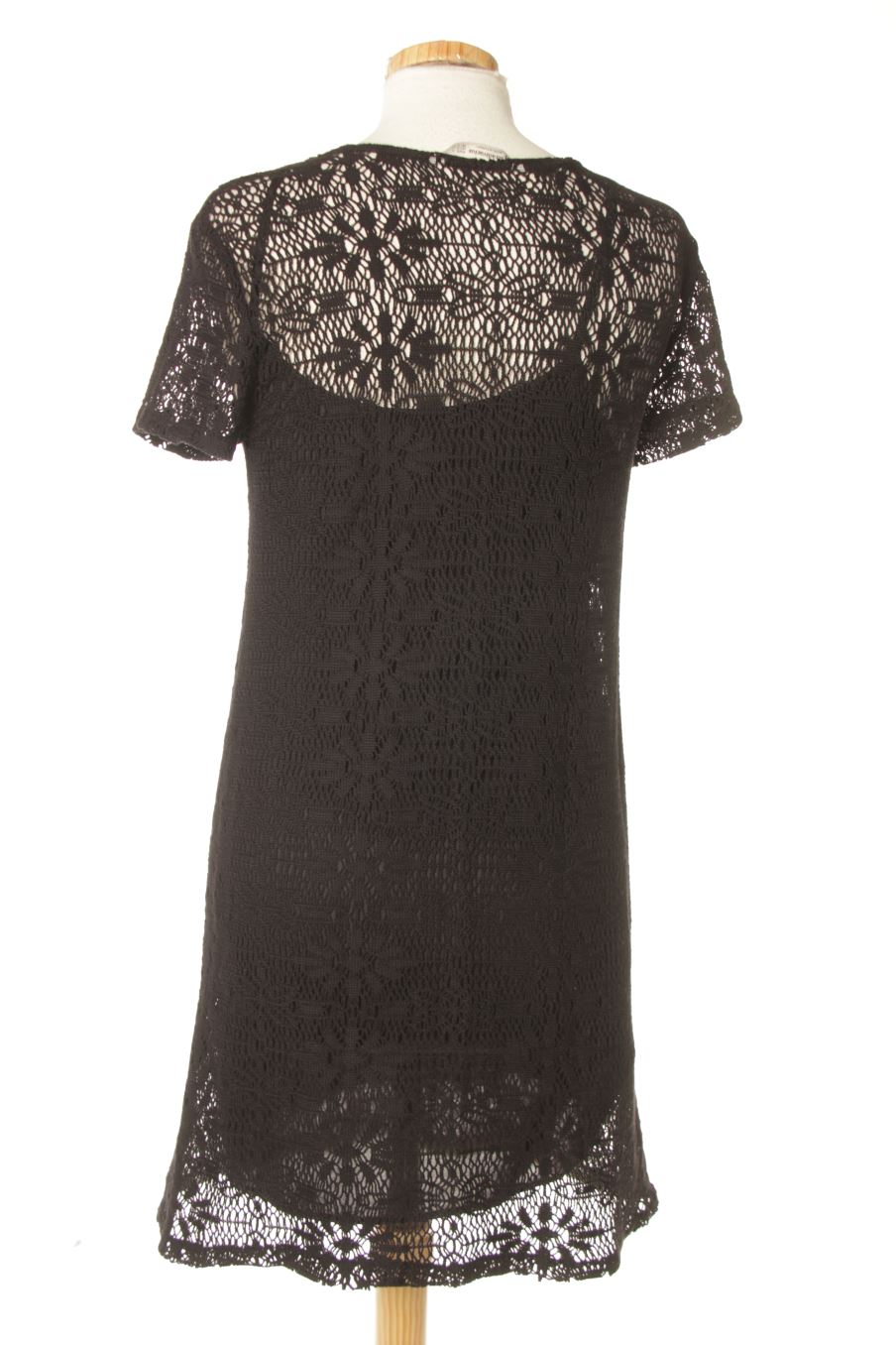 Robe casual Stradivarius de la taille S, de couleur noir