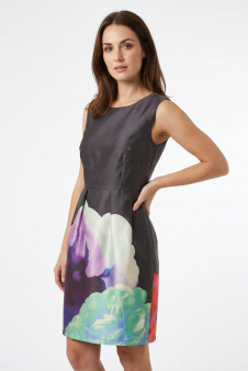 Robe M Lucy Wang
