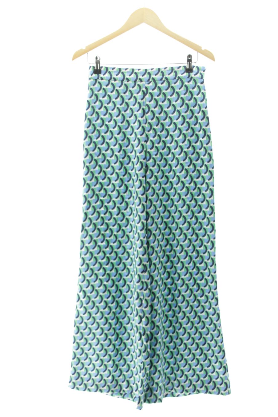Pantalón de Zara de la talla M, de color estampado