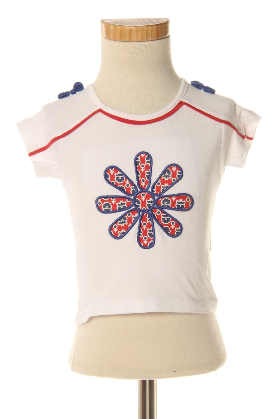 T-shirt Newness de la taille 3 mois avec une étiquette