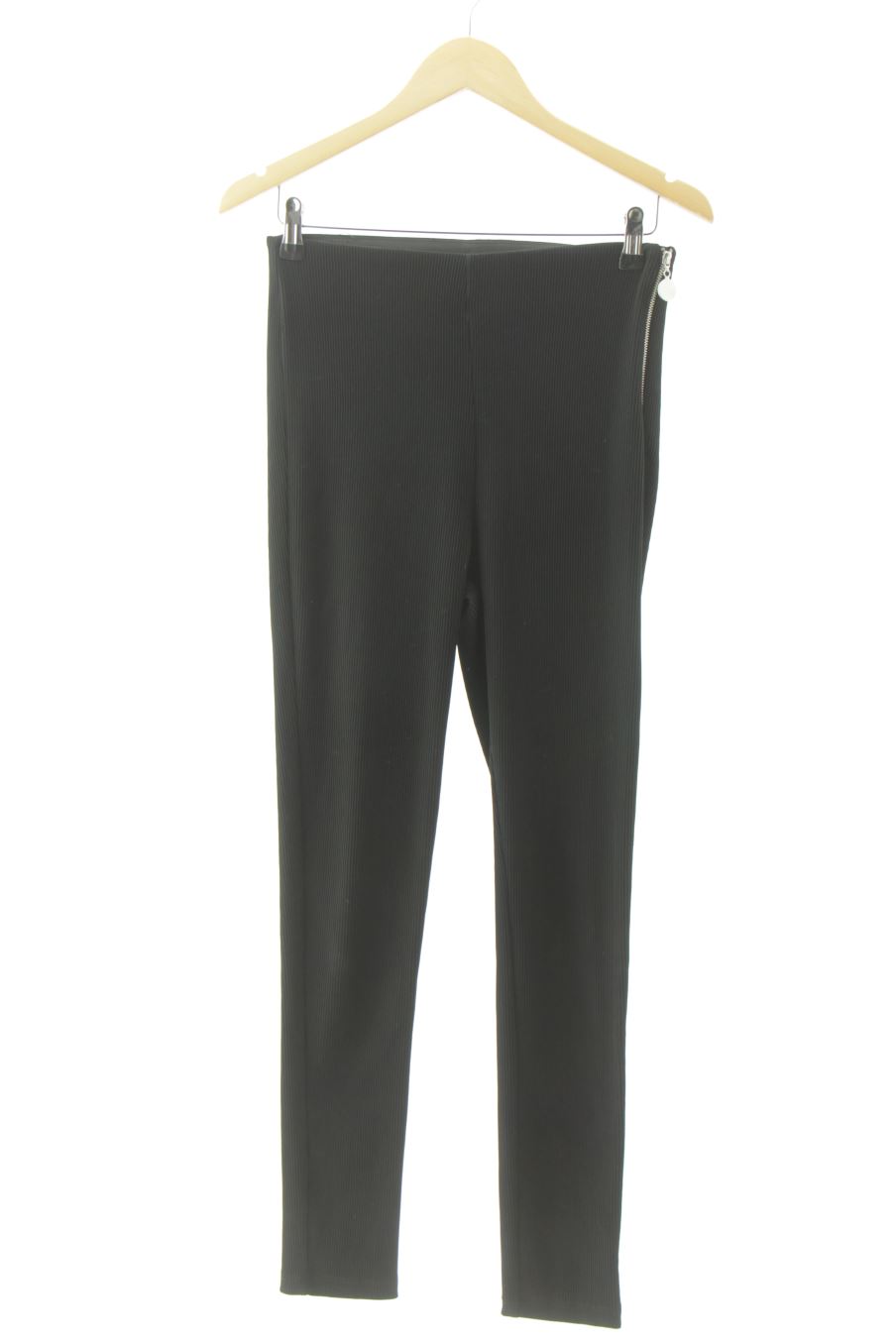 Pantalon Zara de la taille M, de couleur noir