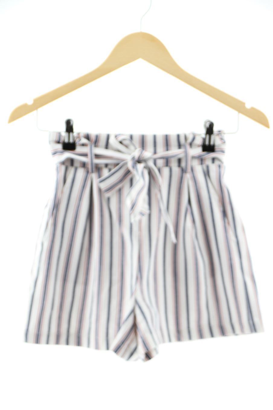 Pantalón corto de Bershka de la talla XS, de color rayas
