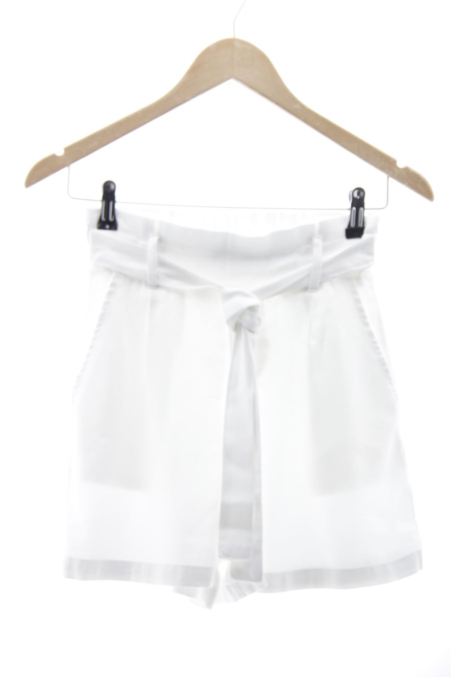 Shorts Amisu de la taille 34, de couleur blanc