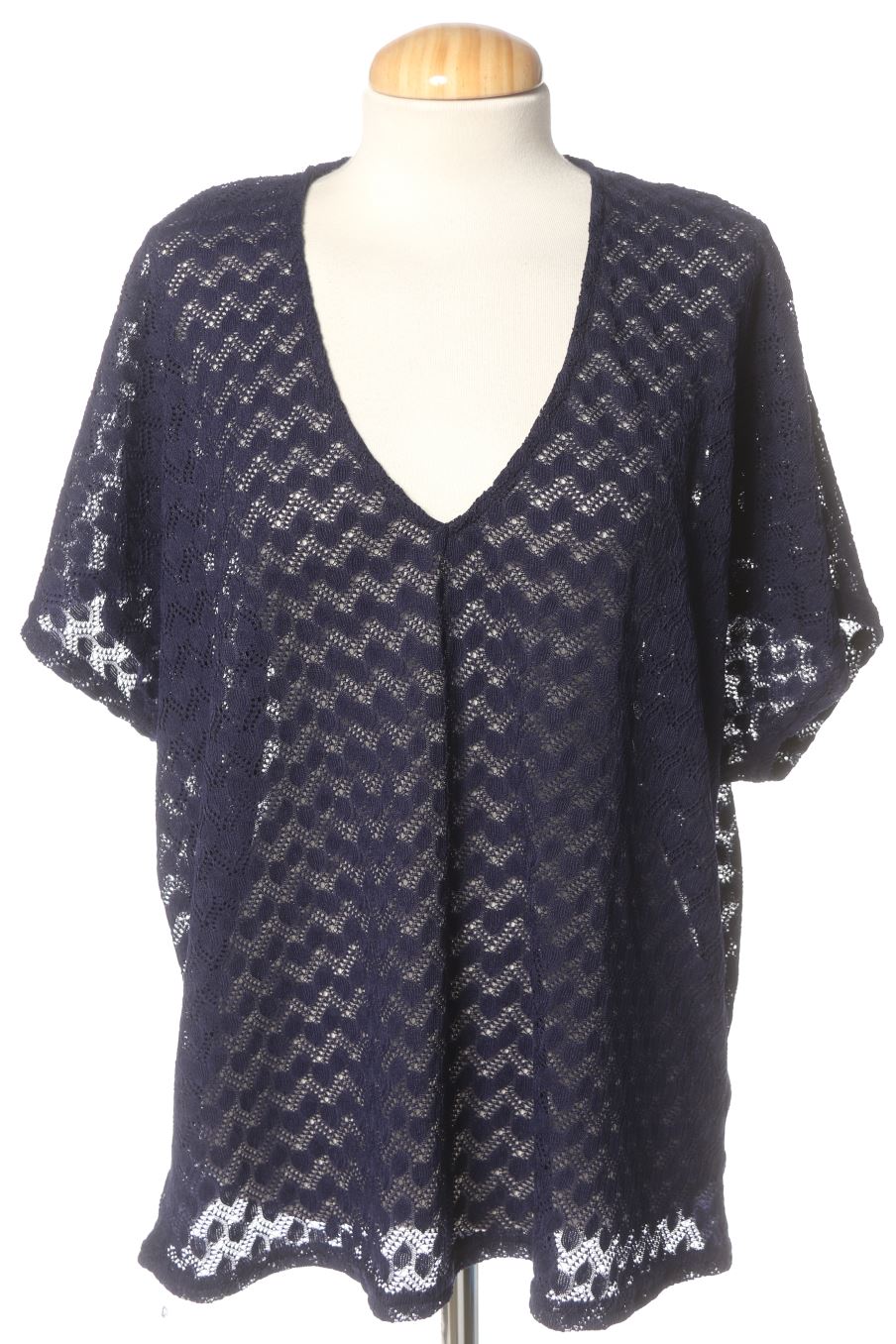 Pull almé de la taille 44, de couleur bleu marine