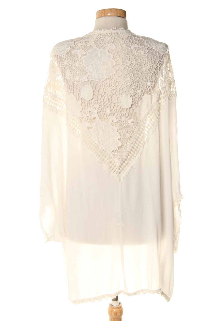 Kimono de Betty&co de la talla M, de color blanco
