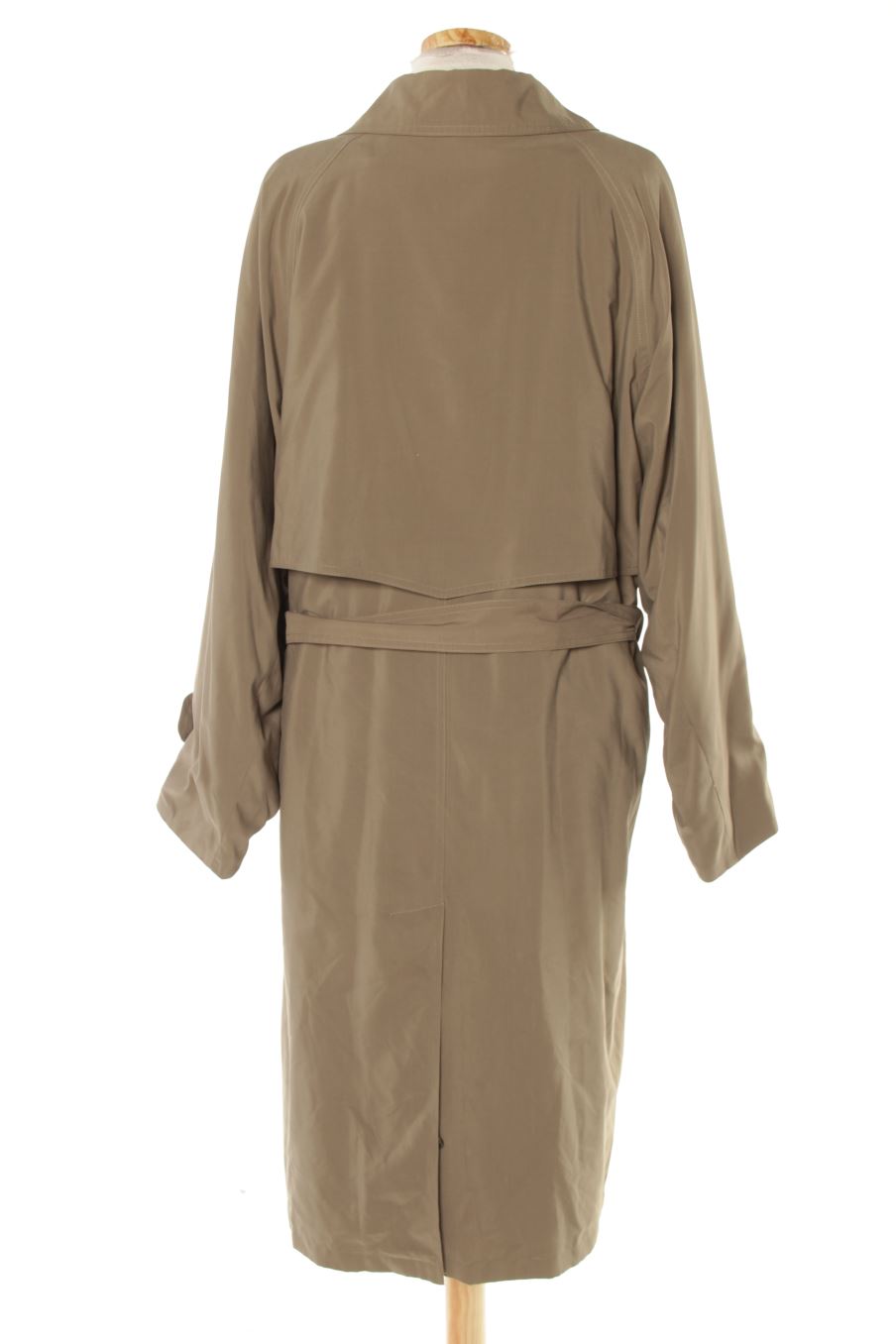 Gabardina de El Corte Ingles de la talla 52, de color verde