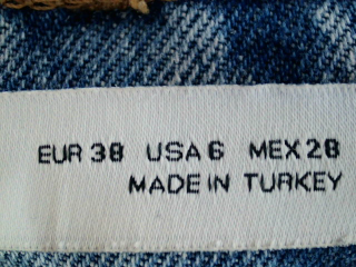 Jeans Zara de la taille 38, de couleur bleu de denim