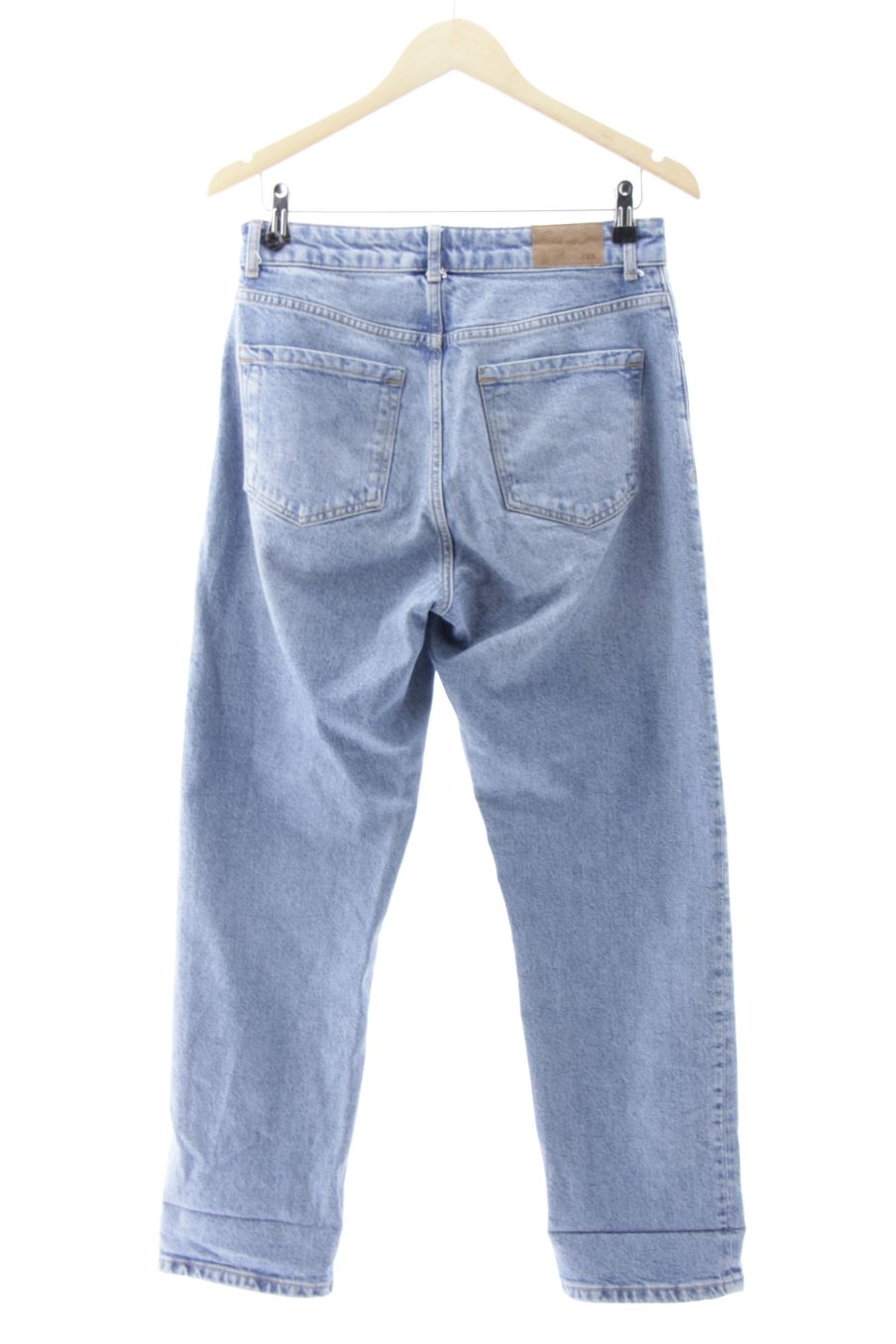 Jeans Zara de la taille 38, de couleur bleu de denim