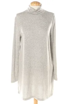 Vestido casual M Stradivarius, foto 1 de 2