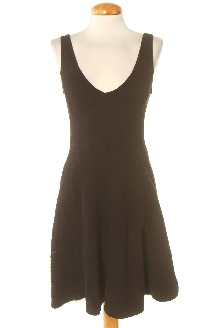 Robe casual SUITEBLANCO de la taille XS, de couleur noir
