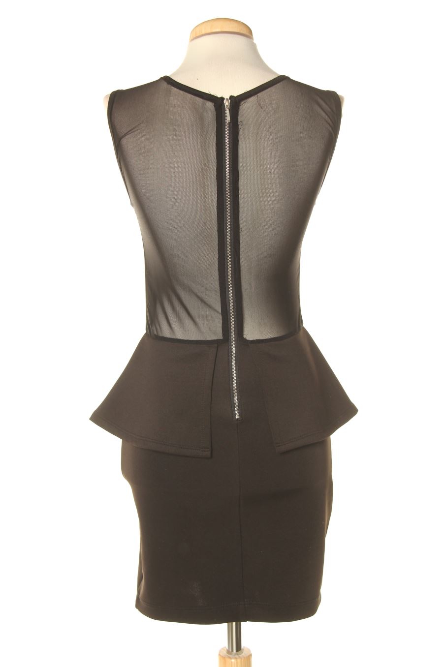 Vestido de Amisu de la talla 34, de color negro