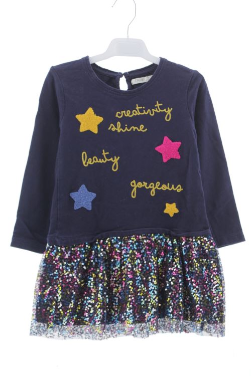 Aufwändiges Kleid