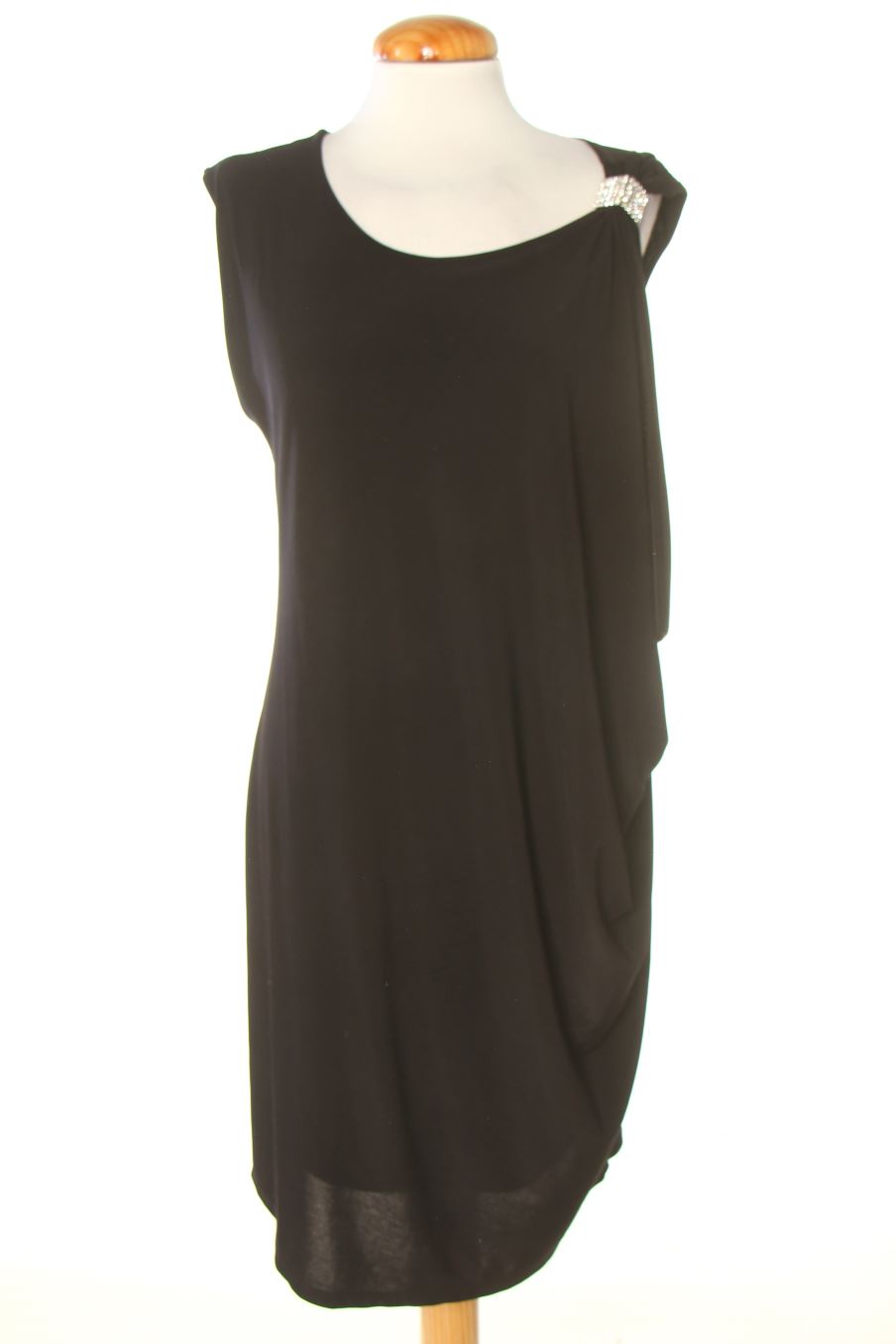 Robe Magui de la taille XL, de couleur noir